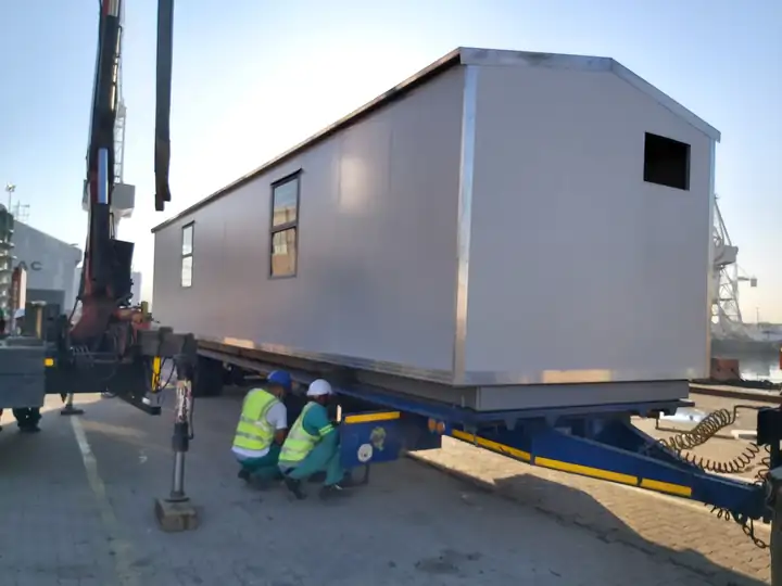 Government offices: loading a mobile office
